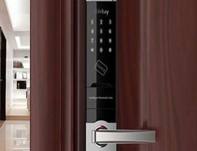 天山24小时上门开锁公司